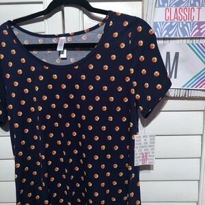 NWT- LuLaRoe classic tee-size Medium